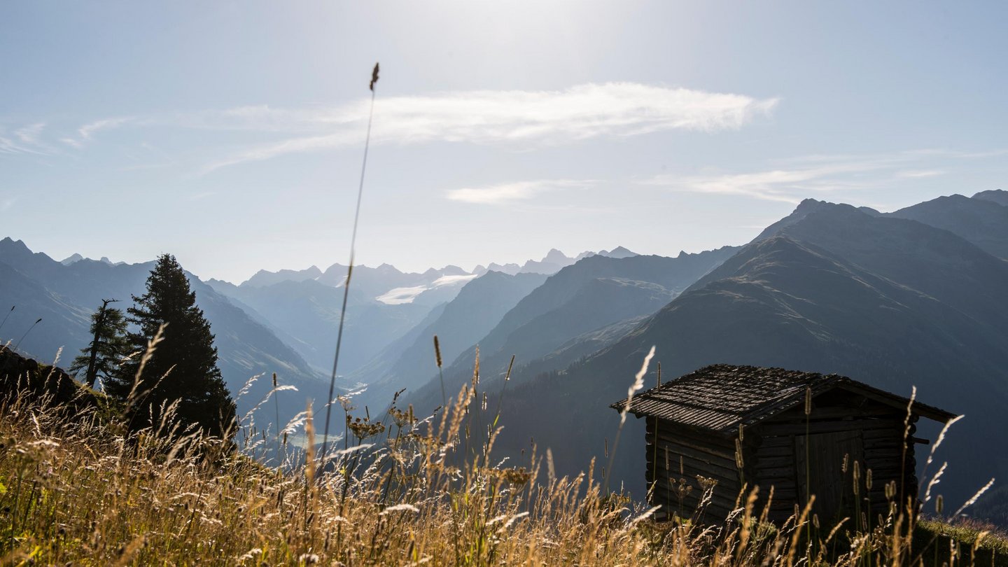 Davos Klosters hat ein 700 Kilometer langes Wanderwegnetz mit verschiedenen Touren für Wanderer jeder Könnerstufe.