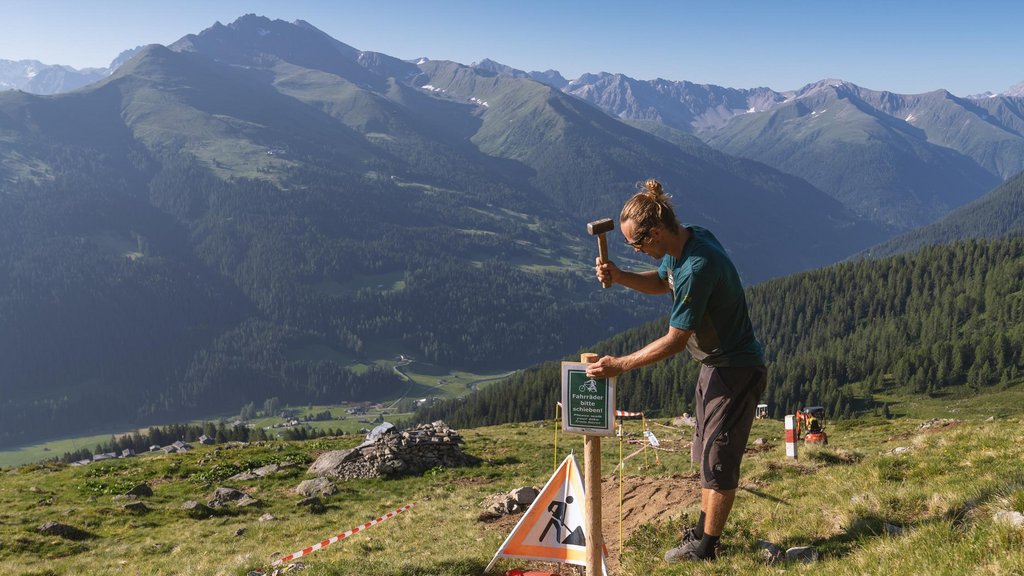 The Trail Crew Davos provides flowing and well-maintained trails for mountain bikers and hikers.