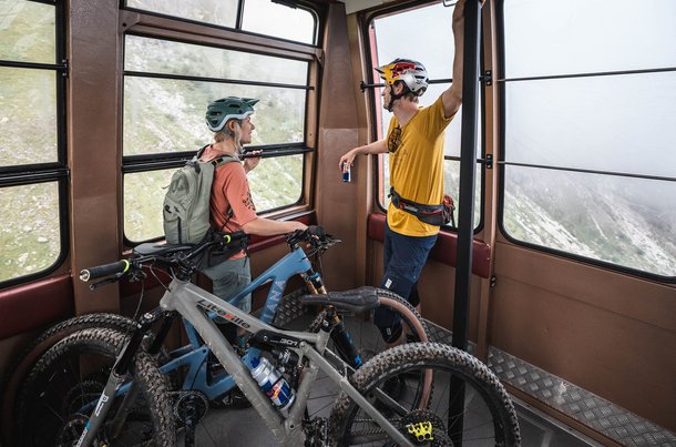 Bike-Transport mit der Bergbahn in Davos Klosters.