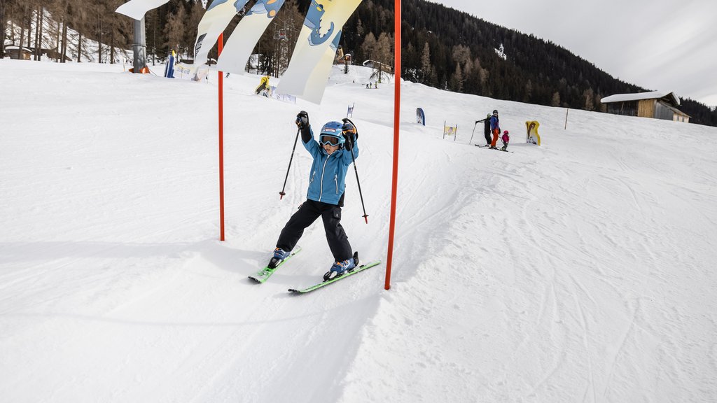 Die Kids Slope Home of Winter am Bolgen beim Jakobshorn in Davos ist ideal für Kinder und Skianfänger..