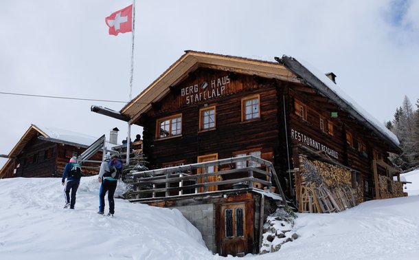 Fernab des Rummels: eine Winterwanderung hinauf zur Stafelalp in Davos Klosters. Foto: Franz Thomas Balmer