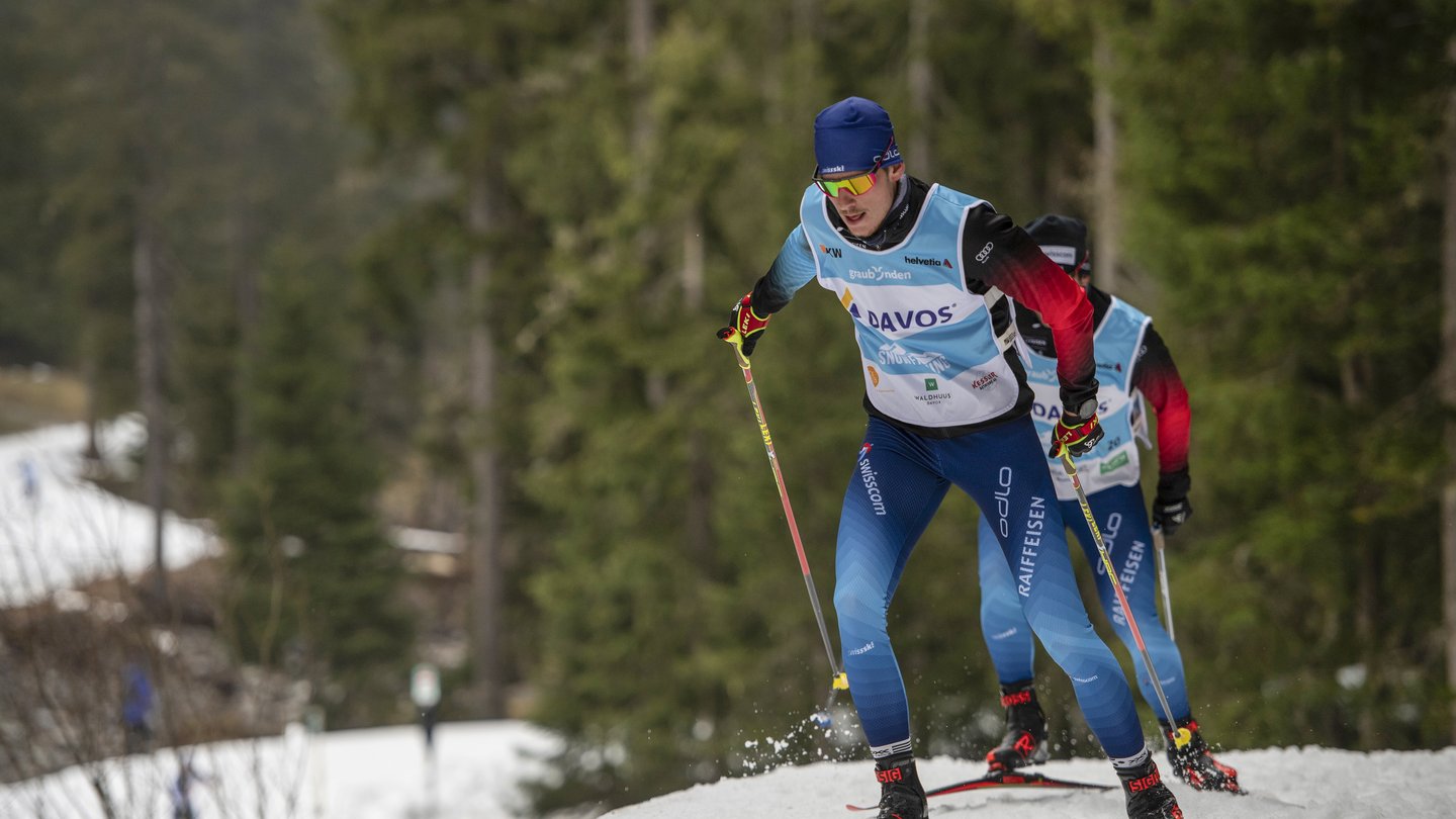 Neben den Schweizer Langlauf-Cracks trainieren jeweils Nationalteams aus Deutschland, Italien und Frankreich auf der Snowfarming-Loipe in Davos.