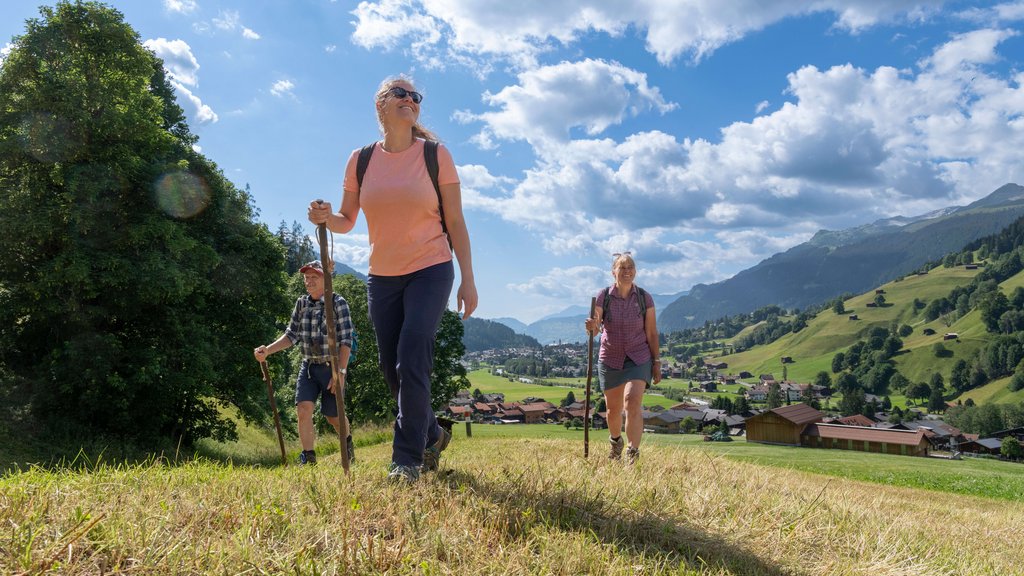 Wer auf weiss-rot-weiss markierten Bergwanderwegen in Davos Kosters wandert, muss fit, trittsicher und schwindelfrei sein.
