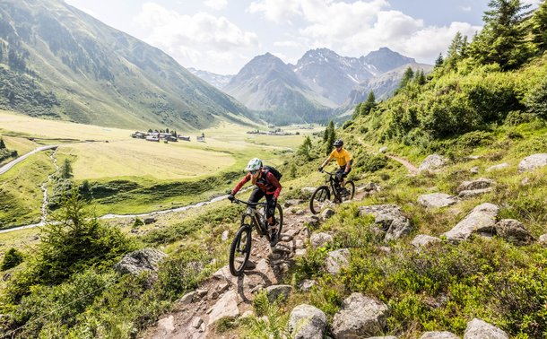 Mountain biking on the Alps Epic Trail in Davos Klosters