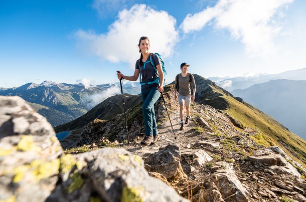 Das Sommer-Gästeprogramm von Davos Klosters bietet über 60 Aktivitäten, darunter geführte Wanderungen.