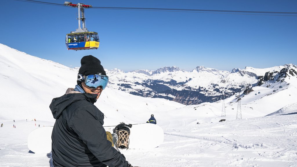 Skifahren und Snowboarden in Davos: Swiss Winter Camp Asia 2023