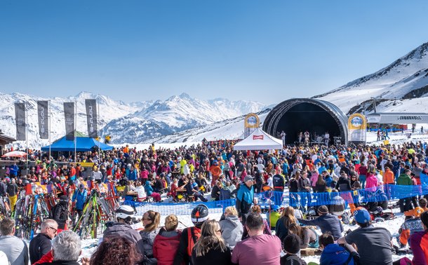 Das Coverfestival in Davos mit einem Konzert im Skigebiet bei der Parsennhütte.