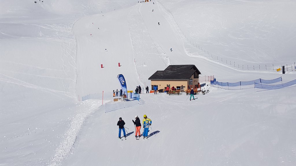 Das Skirennen für Zweitwohnungsbesitzer findet auf Dorftäli-Rennpiste im Skigebiet Parsenn in Davos statt.