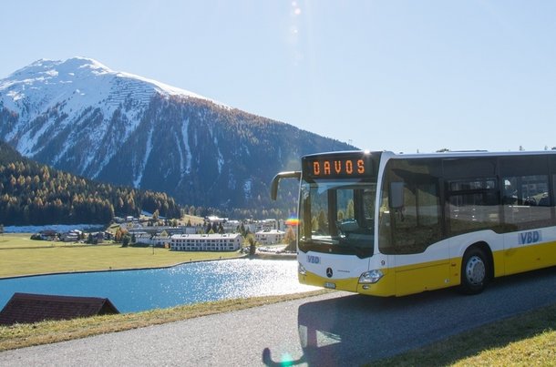 Discounted tickets for buses and post buses with the Davos Klosters Premium Card.