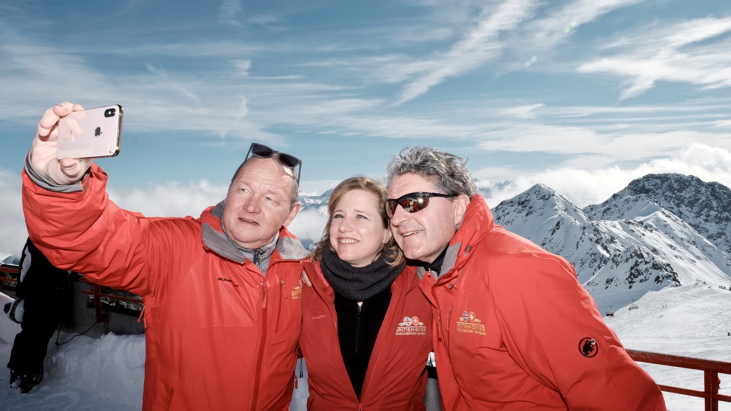 Das Parlamentarier-Skirennen wird seit 1956 in Davos ausgetragen und gilt als ältester Parlamentarier-Sportanlass der Welt.
