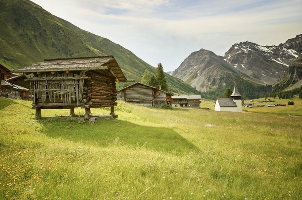 Der Roadtrip Ruta centrale des Alpine Circles bietet einen Mix aus Natur und Kultur quer durch Graubünden, Schweiz.