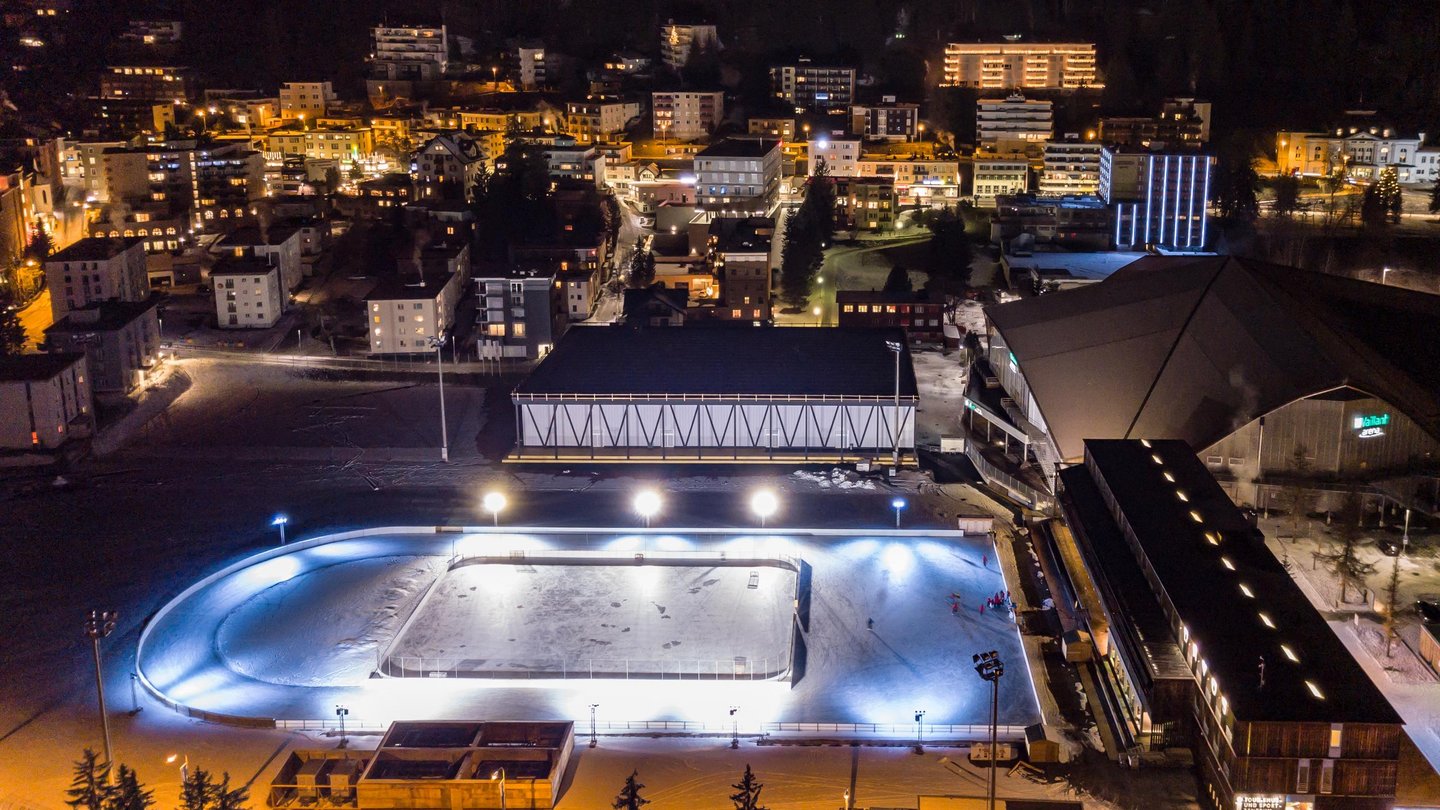 Davos continues its great ice-skating tradition with its World of Ice.