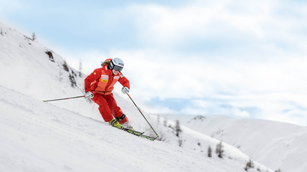 Abfahrtsweltmeisterin Jasmine Flury in Davos Klosters