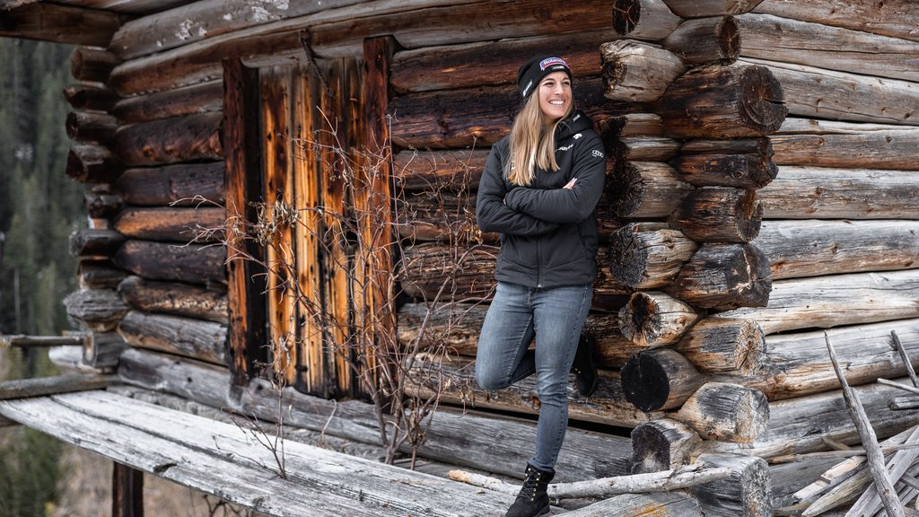 Ski-Rennfahrerin Jasmine Flury in ihrer Heimat Monstein.